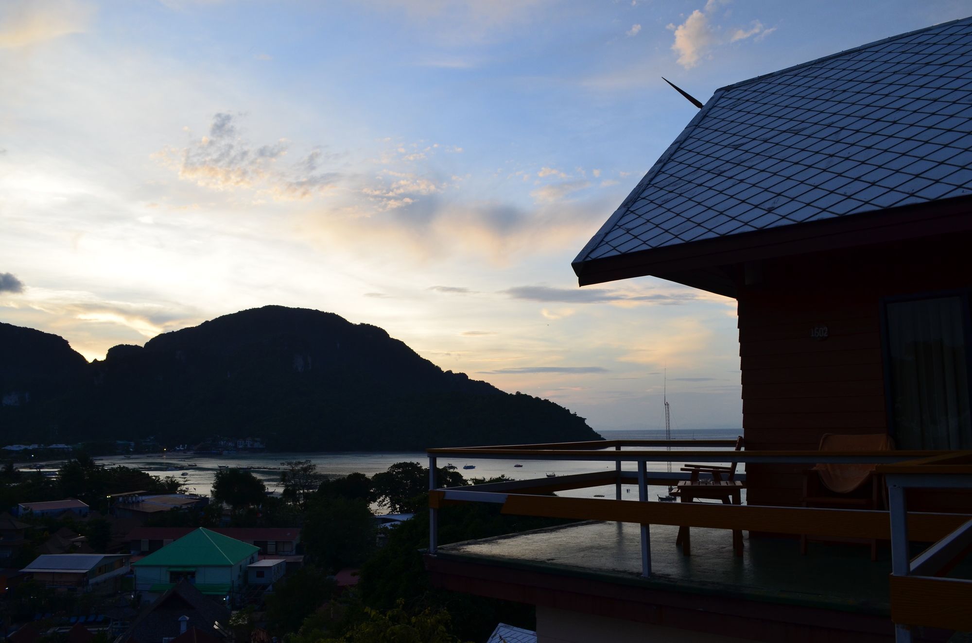 Phitharom Pp Resort Phi Phi Islands Exterior photo